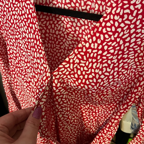 NWOT Talbots *wrap* top with button closer - Picture 4 of 7